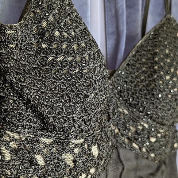 Vintage Ice Beaded and Crocheted Black Dress Size 0 - Picture 3 of 7